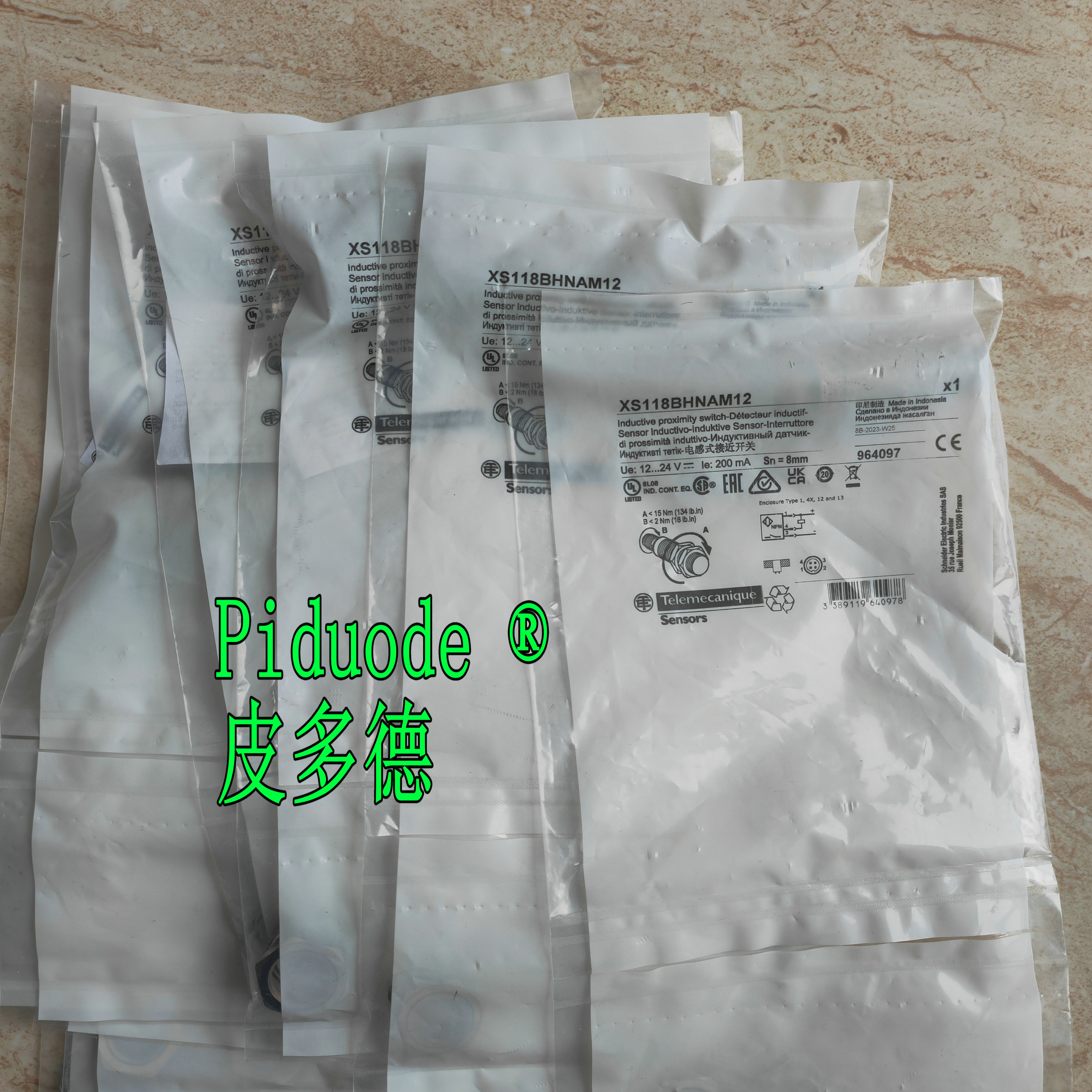 Telemecanique施耐德 XS118BHNAM12 接近开关传感器 电